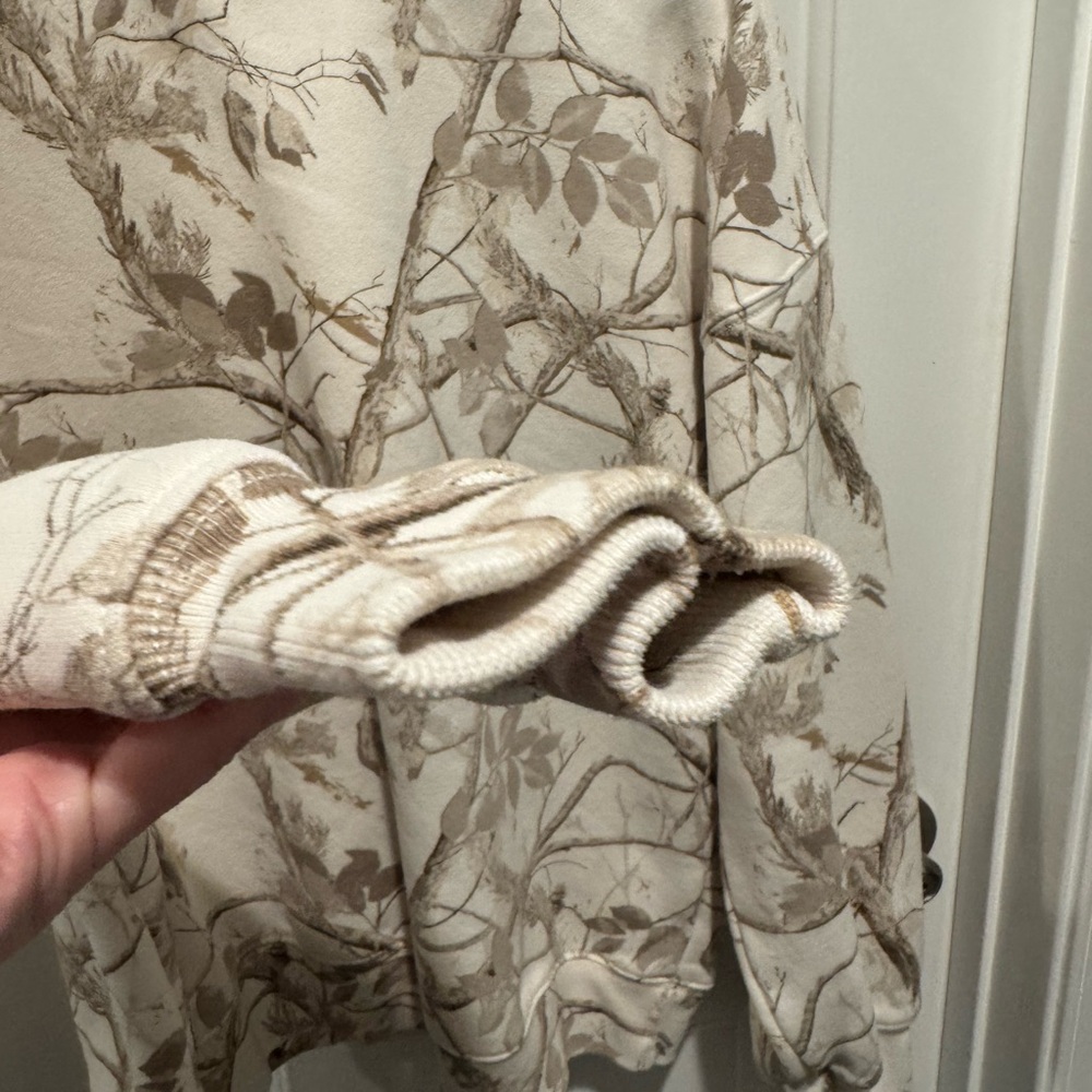 Abercrombie & Fitch Soft Ivory Nature Camo Sweatshirt Size L - Picture 5 of 13